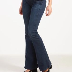 NWOT Ingrid & Isabel Gracie Flare Jeans